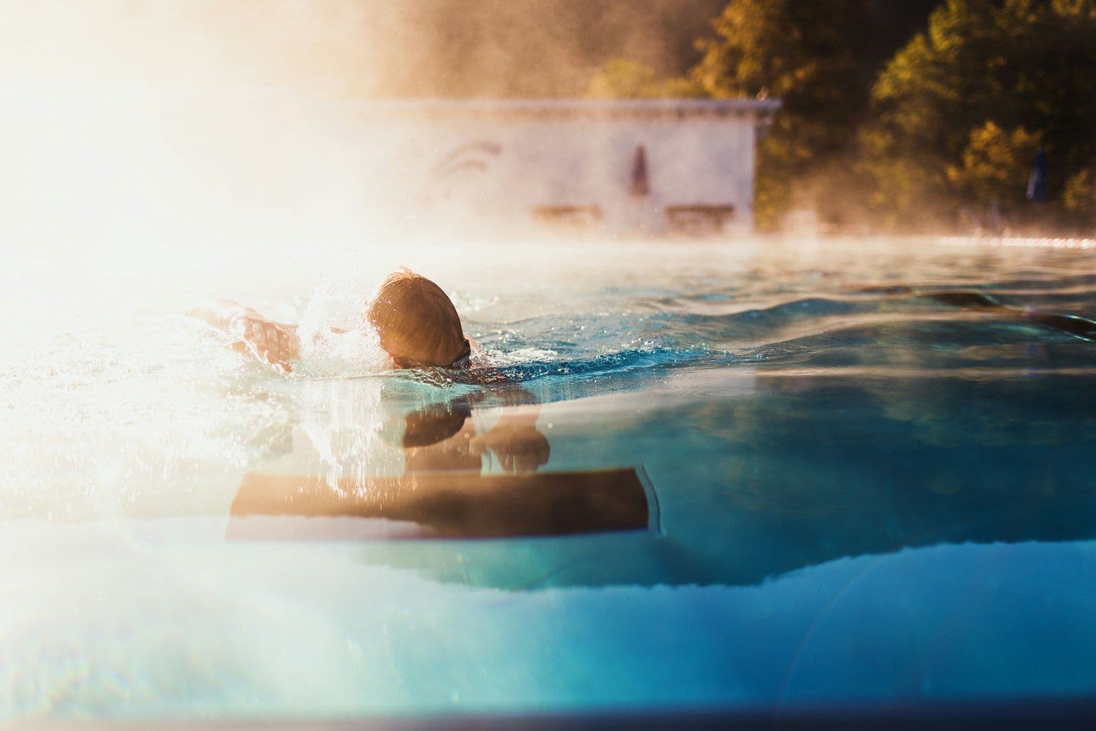 Wellness havuzunda yüzme alanı